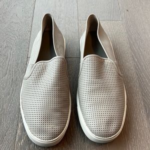 VINCE Blair Perforated Leather Sneaker Size 9 Beige